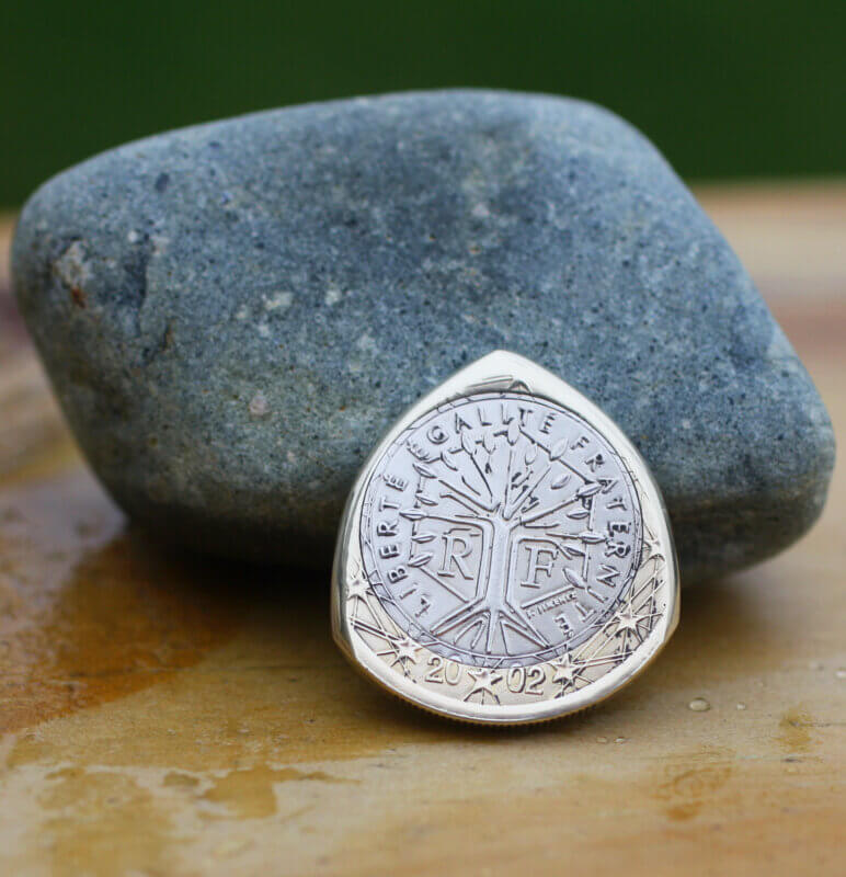 2002 France 1 Euro Coin Guitar Pick